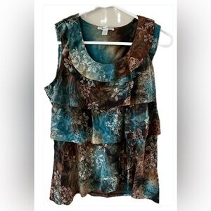 🌻3/$18 Dressbarn Glittery Floral Blouse